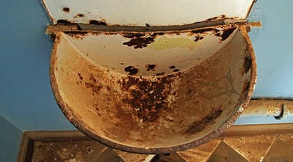 Waschbecken im Direktorenhaus