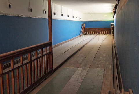 Die Kegelbahn im Keller des Kasinos
