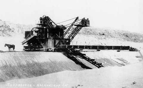 Elektrischer Bagger mit Trommelsieb auf den Diamantenfeldern 1913