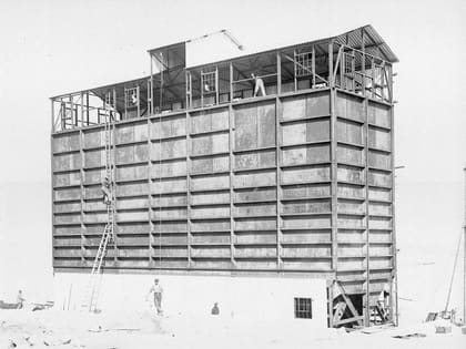 Fertiges Betriebsgebäude