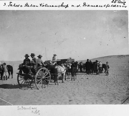 Fahrt von der Station Kolmanskop zu den Diamantenfeldern